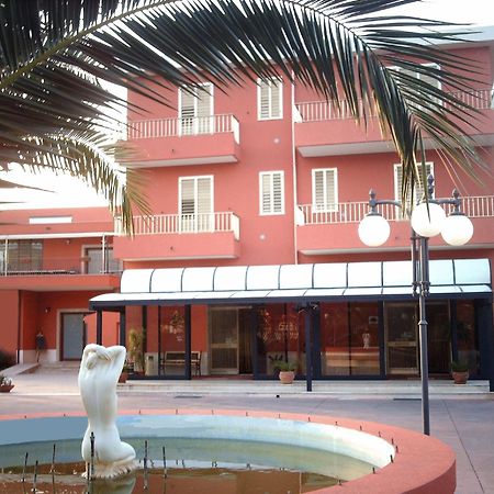 Hotel Ristorante Cordial Comiso Dış mekan fotoğraf