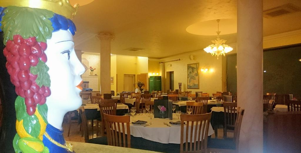 Hotel Ristorante Cordial Comiso Dış mekan fotoğraf