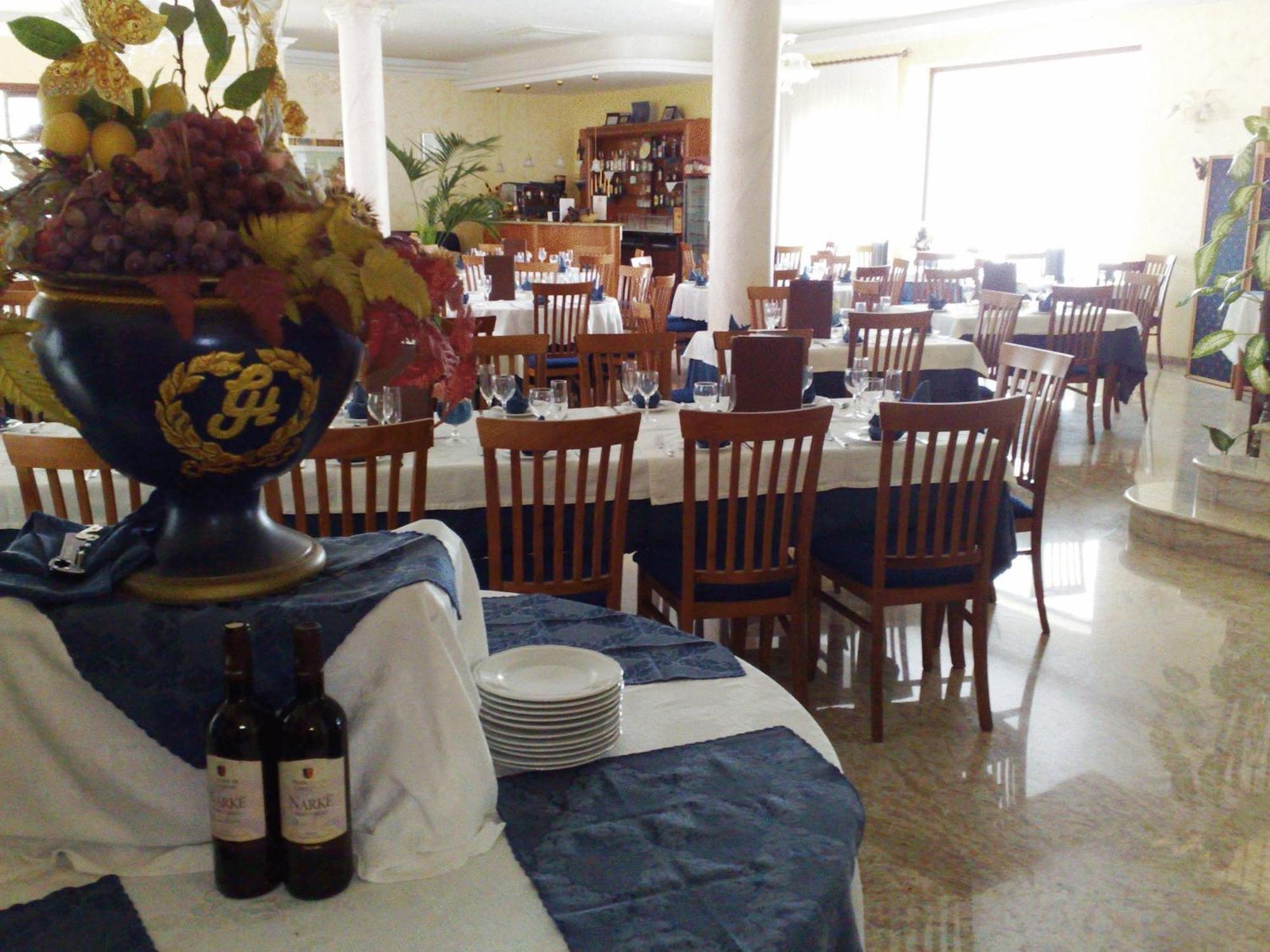 Hotel Ristorante Cordial Comiso Dış mekan fotoğraf