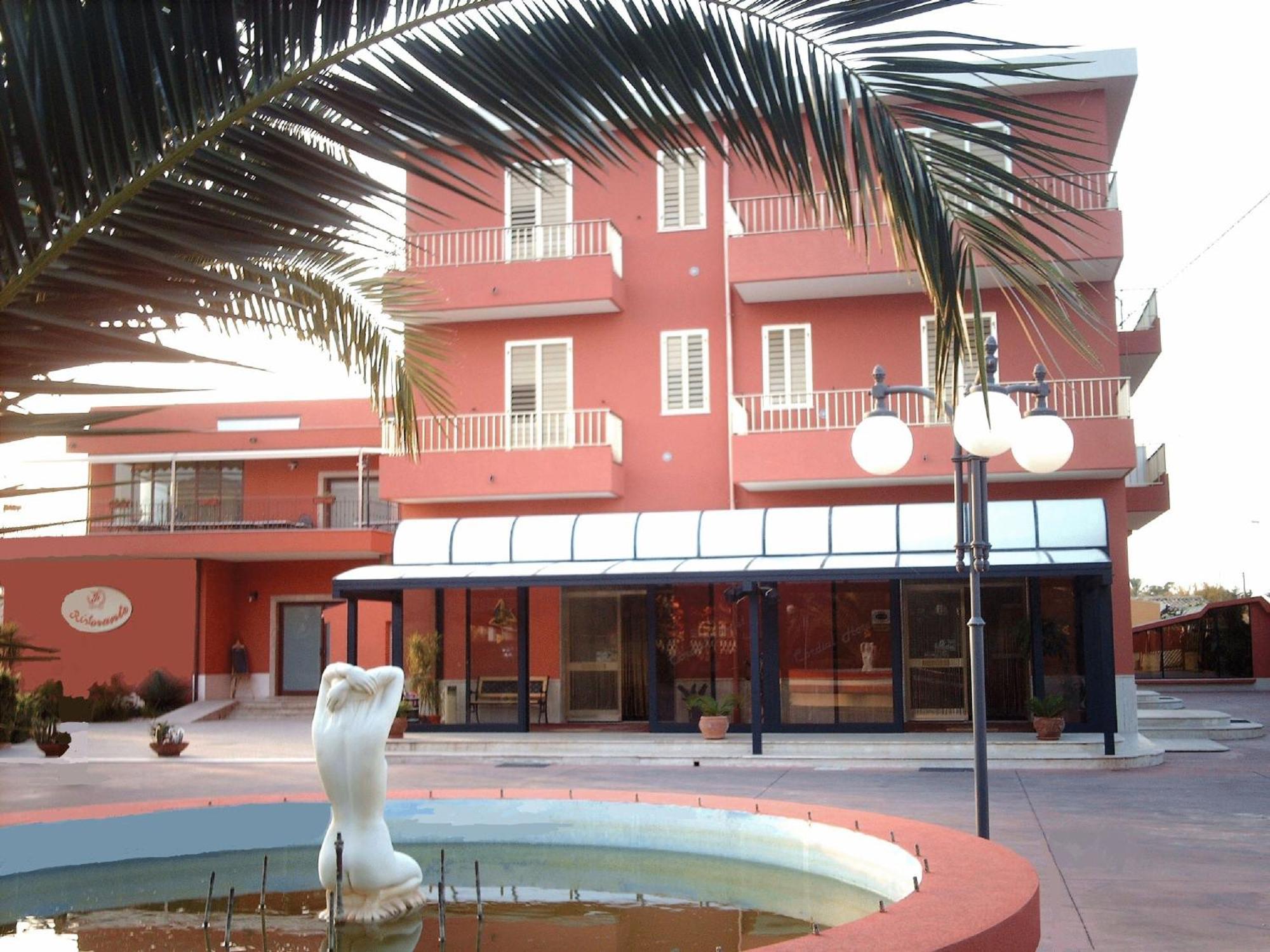 Hotel Ristorante Cordial Comiso Dış mekan fotoğraf