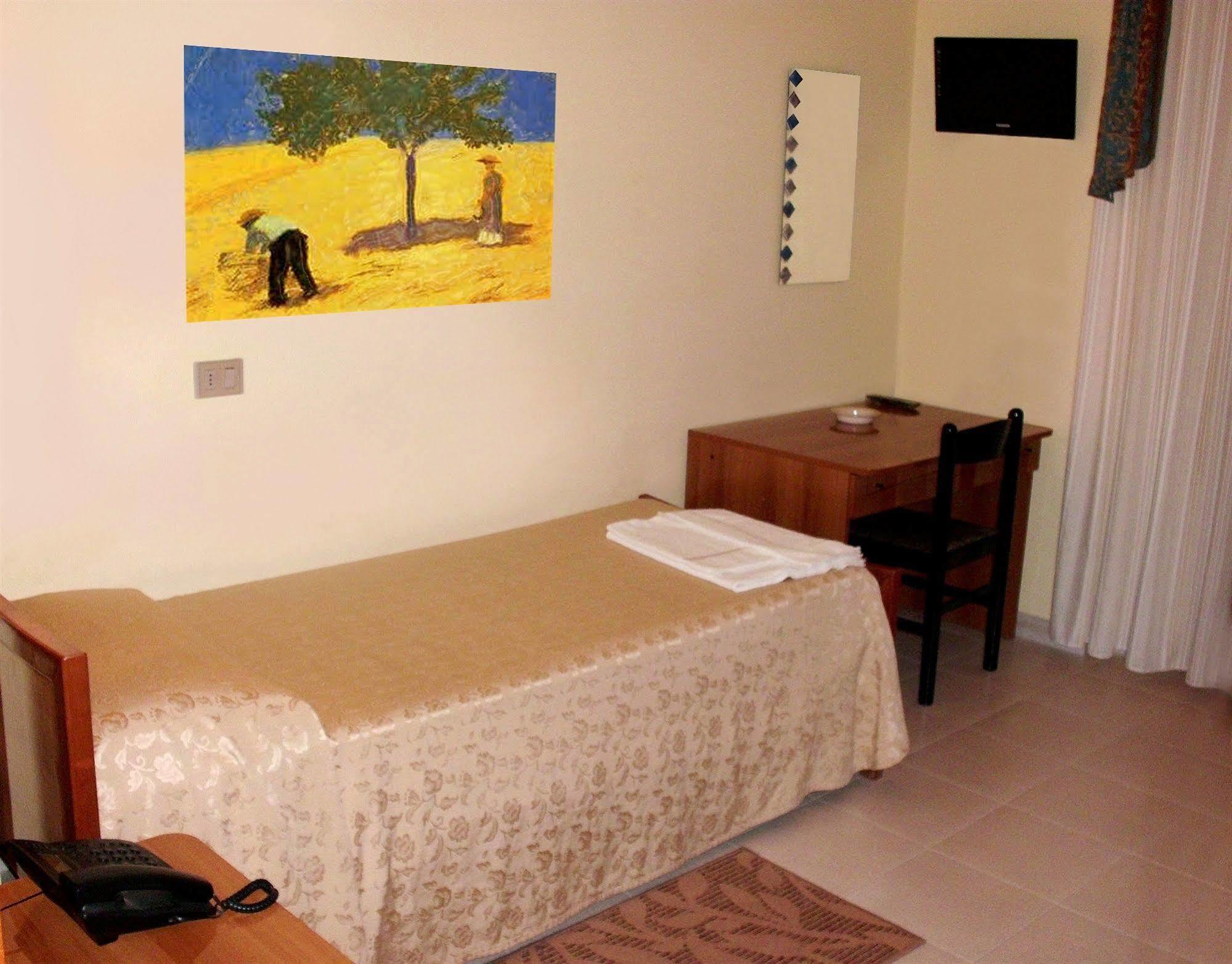 Hotel Ristorante Cordial Comiso Dış mekan fotoğraf