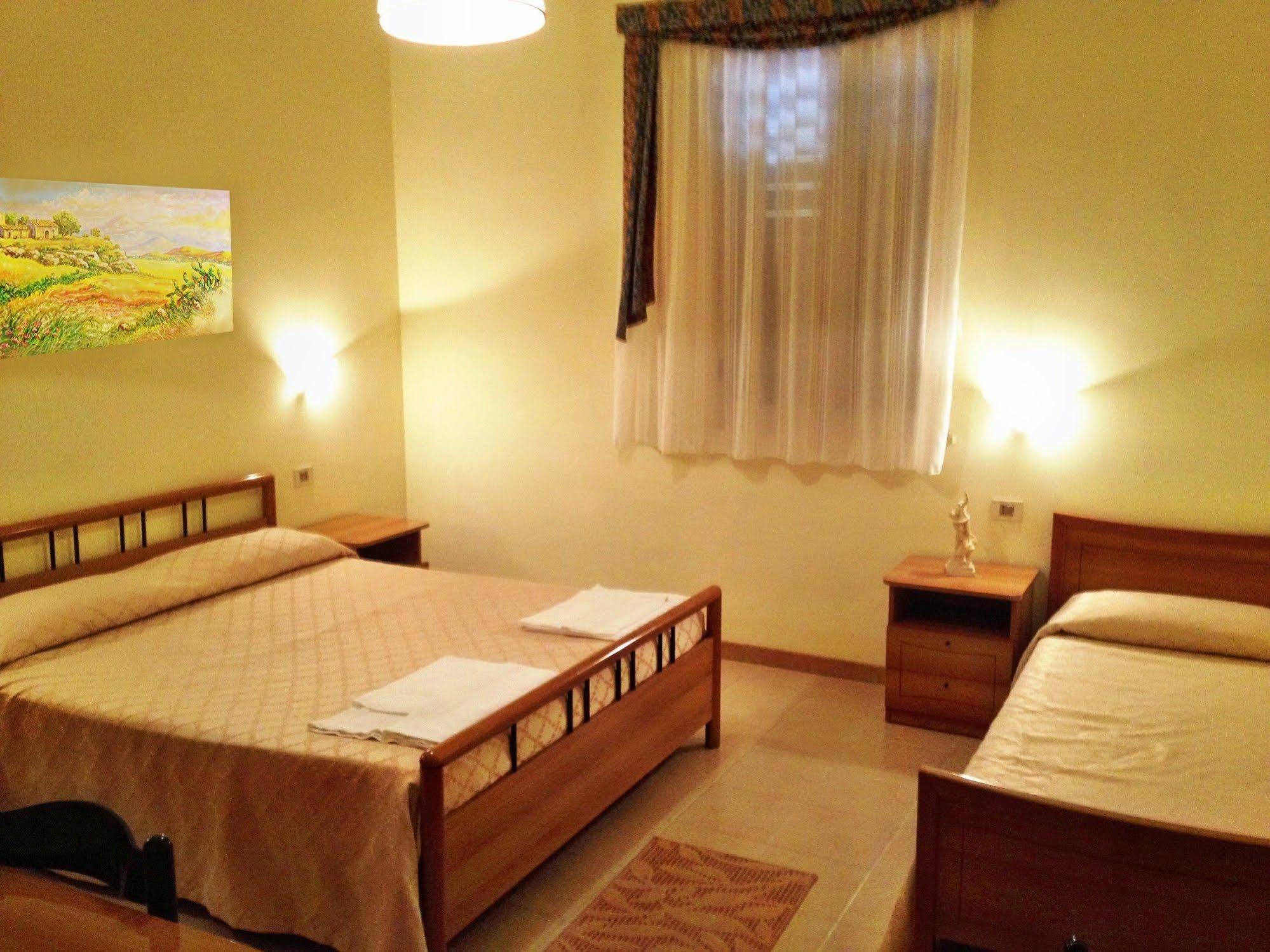 Hotel Ristorante Cordial Comiso Dış mekan fotoğraf